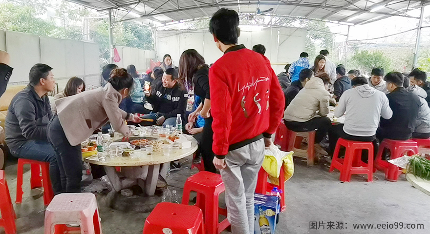 伟徳app组织开展户外烧烤活动欢乐无限