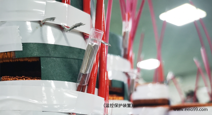 安装有温控保护装置的环形变压器内部-伟徳app