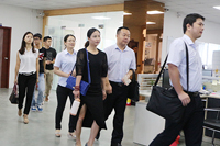 单仁资讯同学走访伟徳app