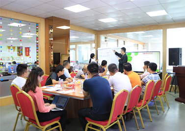 伟徳app开展交流学习会议