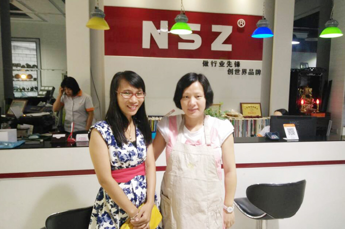 伟徳app伙伴走访客户