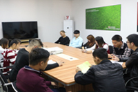 伟徳app每日生产例会