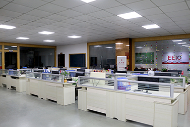 伟徳app宽敞的办公室