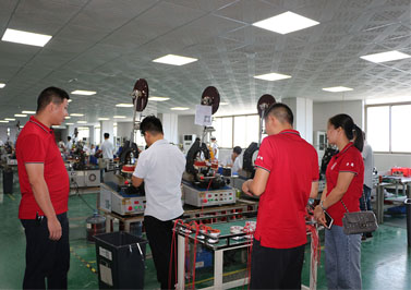 牛商会同学参观伟徳app生产车间