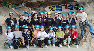 伟徳app精英团队飞拉达攀岩