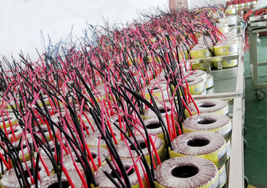 伟徳app—环形变压器成品暂存区