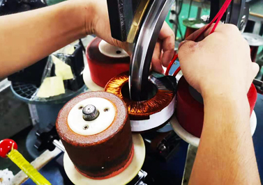 伟徳app-员工绕制绝缘层