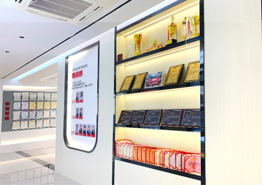 伟徳app职员荣誉展示墙