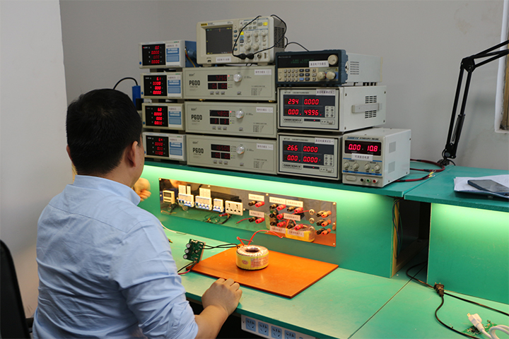 伟徳app工程部工作场景