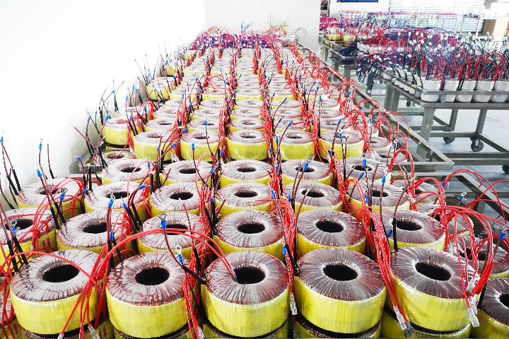 伟徳app的功放机环形变压器